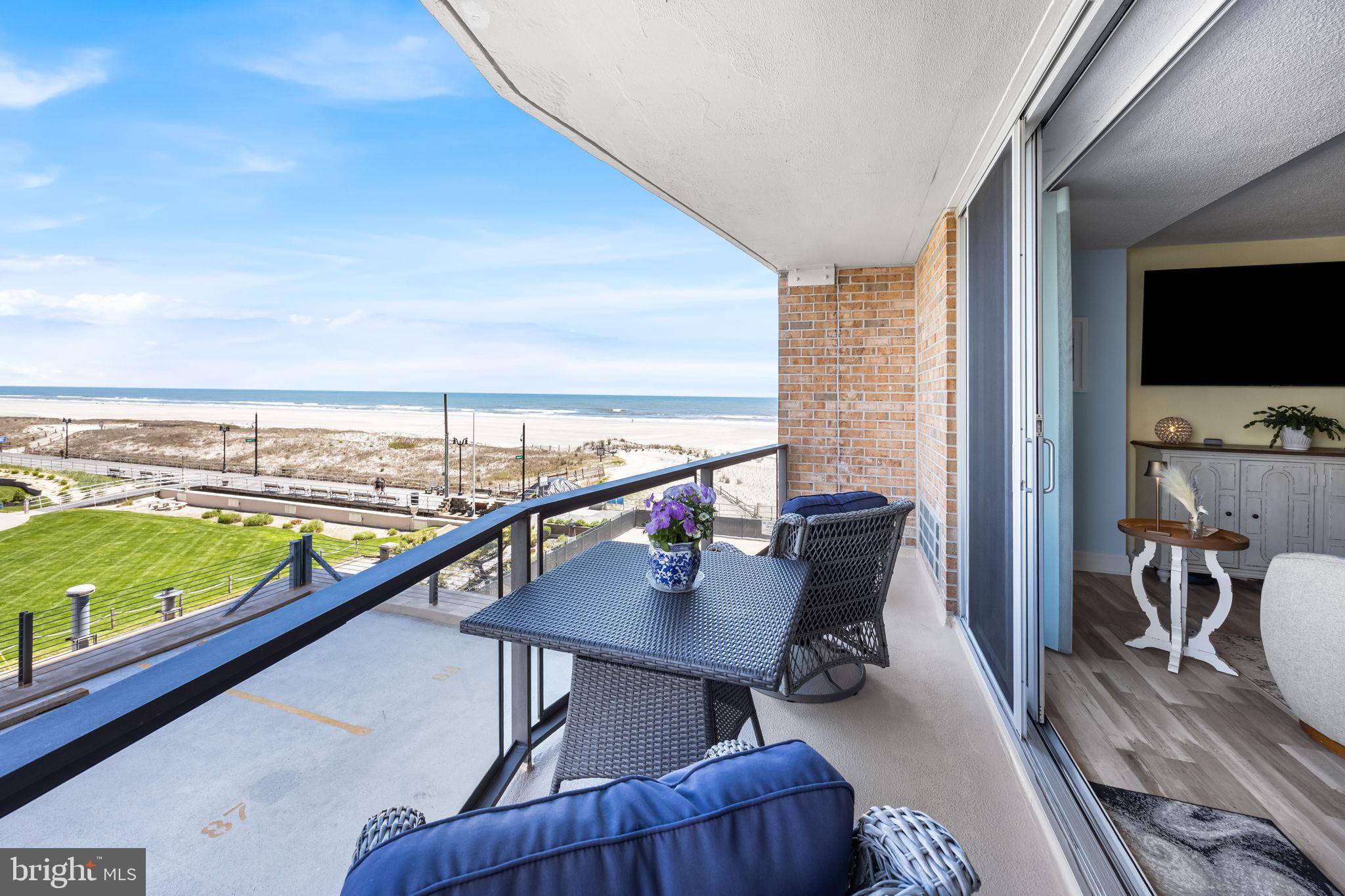 Ventnor City, NJ 08406,4800 BOARDWALK #304