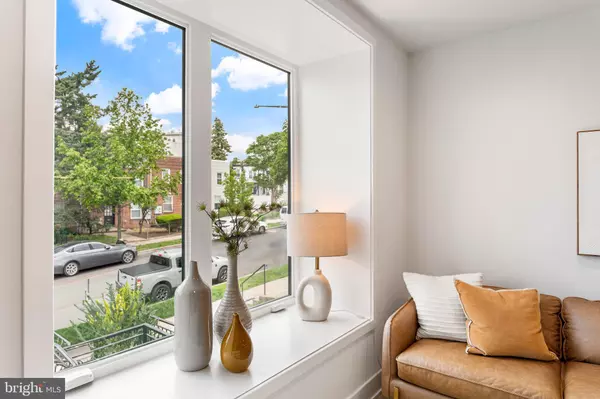 Washington, DC 20002,845 19TH ST NE #UNIT 7