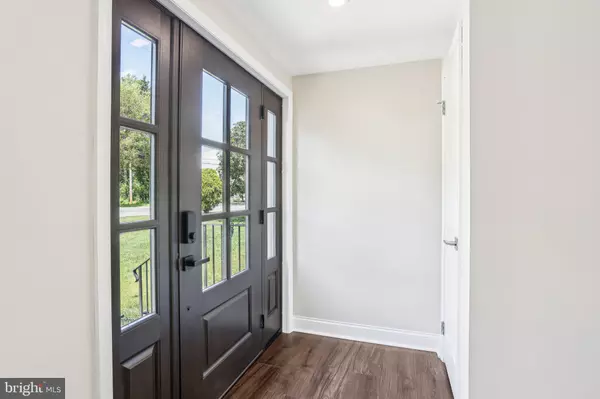 Pilesgrove, NJ 08098,302 FENWICK RD