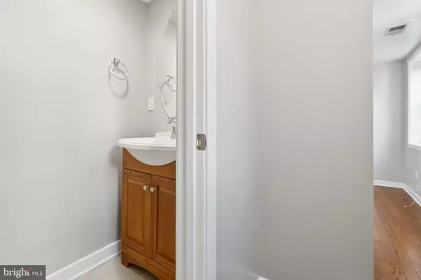 Baltimore, MD 21231,303 S WASHINGTON ST S