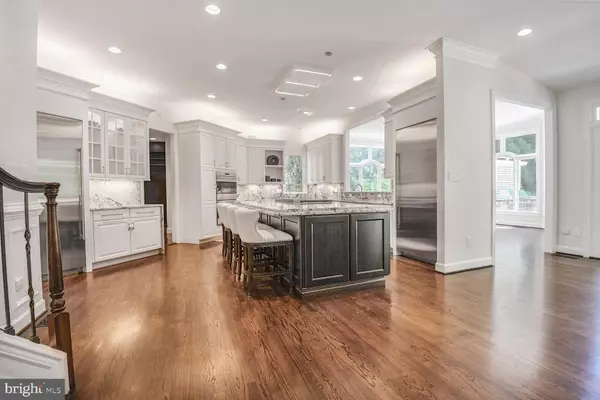 Mclean, VA 22102,7845 MONTVALE WAY