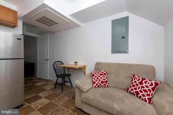 Washington, DC 20001,514 HOBART PL NW #1