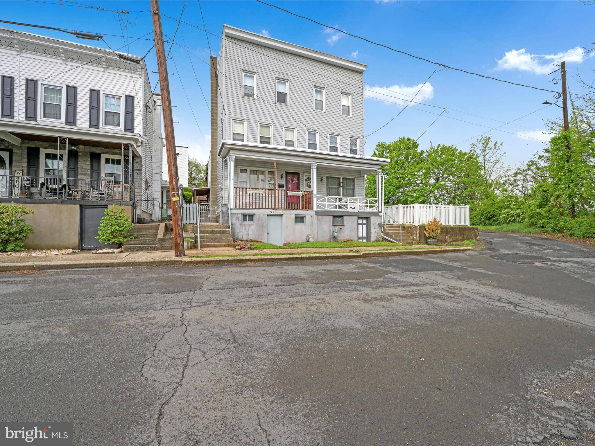 Pottsville, PA 17901,909 N 3RD ST