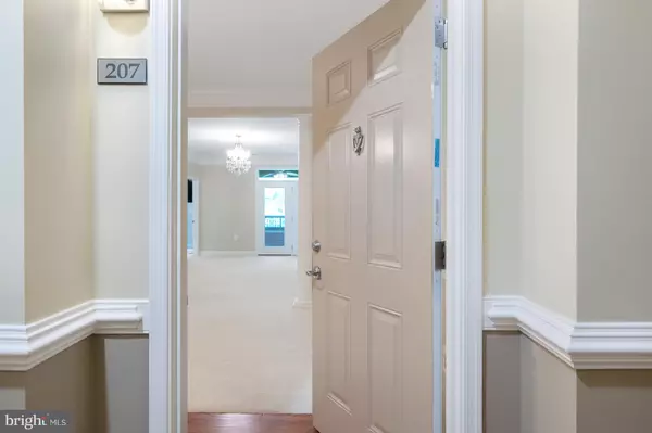 Gainesville, VA 20155,7055 HERITAGE HUNT DR #207