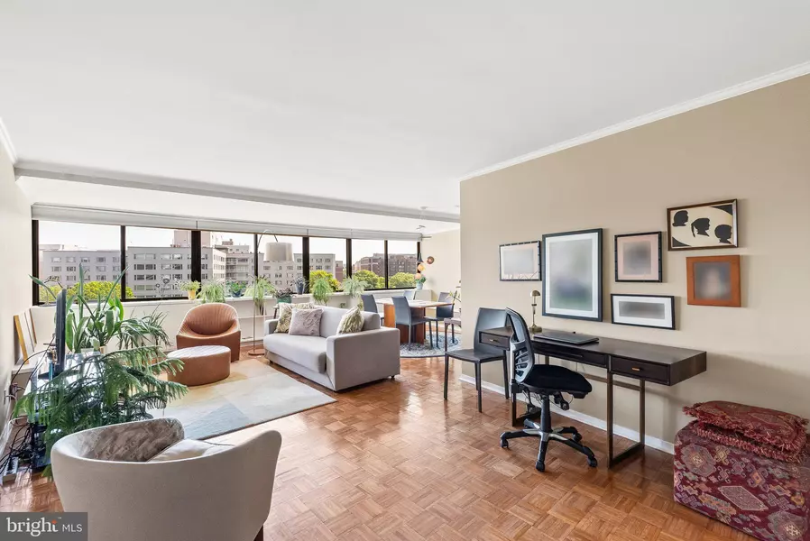 2500 VIRGINIA AVE NW #906-S, Washington, DC 20037