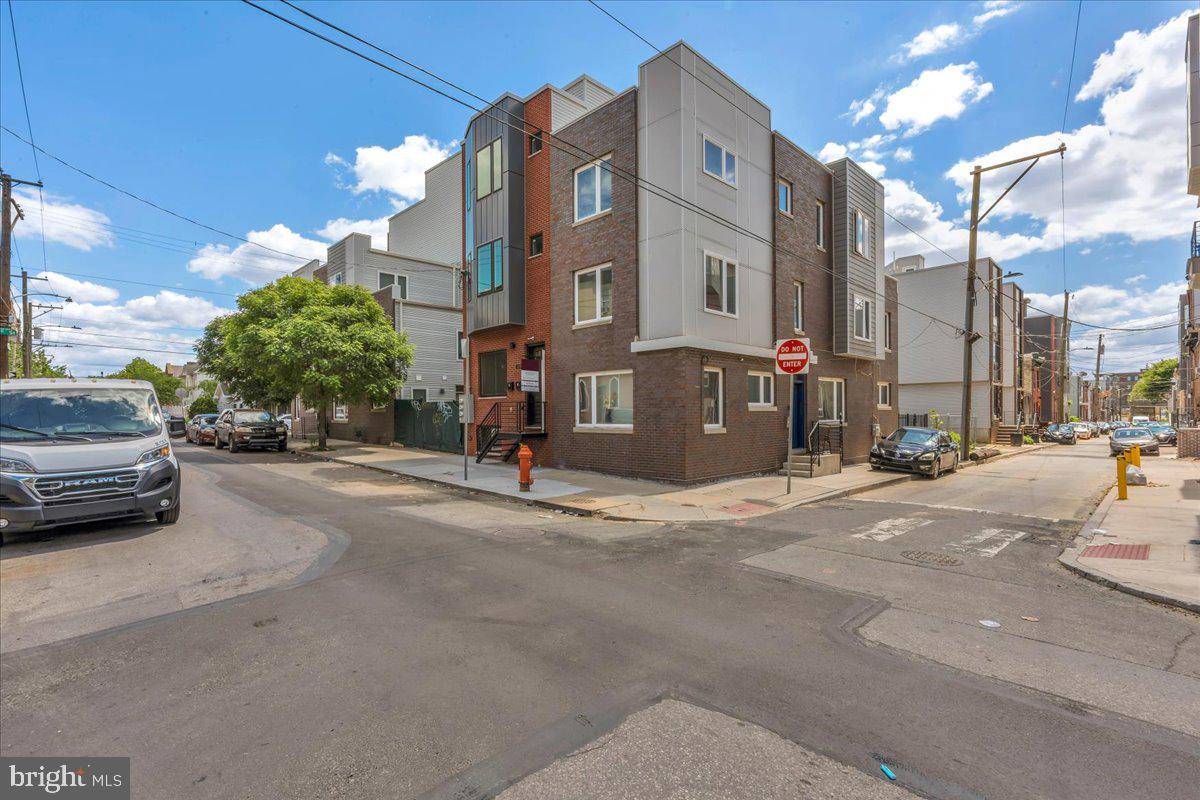 Philadelphia, PA 19122,802 W NORRIS ST