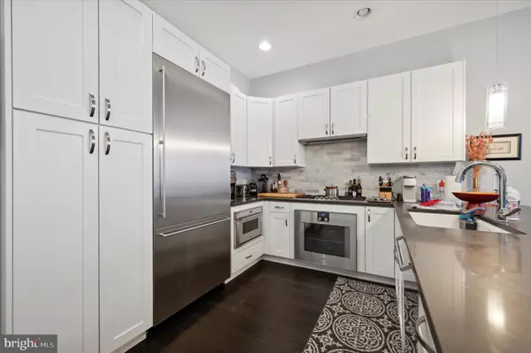 Philadelphia, PA 19147,410 S FRONT ST #206