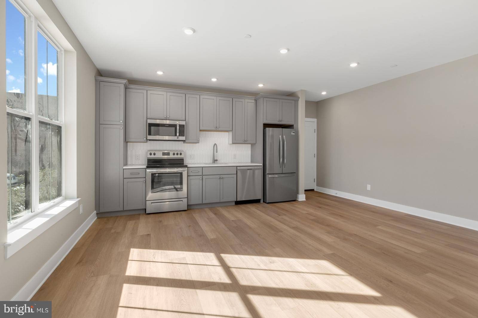 Philadelphia, PA 19128,6712 RIDGE AVE #402
