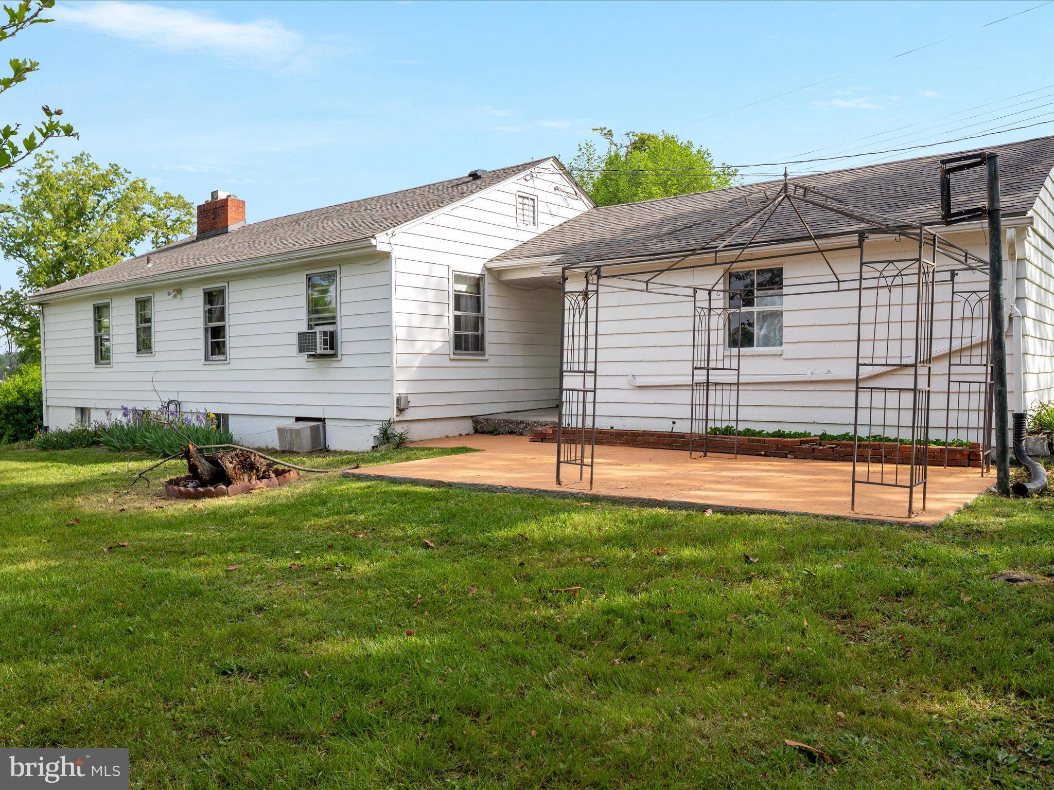 Front Royal, VA 22630,826 W 16TH ST
