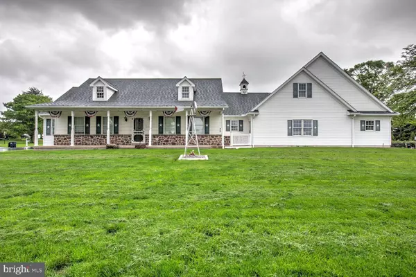 57 CARRIAGE DR, Gordonville, PA 17529