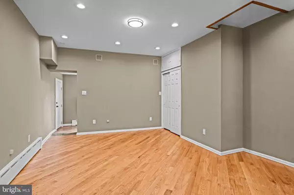 Philadelphia, PA 19127,139 JAMESTOWN ST