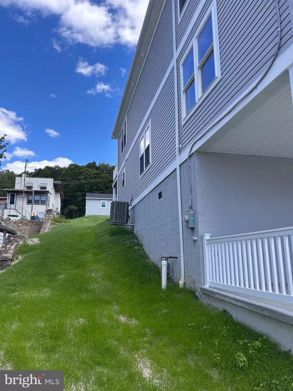 Hamburg, PA 19526,257 S 4TH