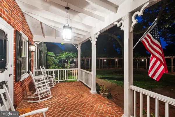 Moorestown, NJ 08057,801 COX RD