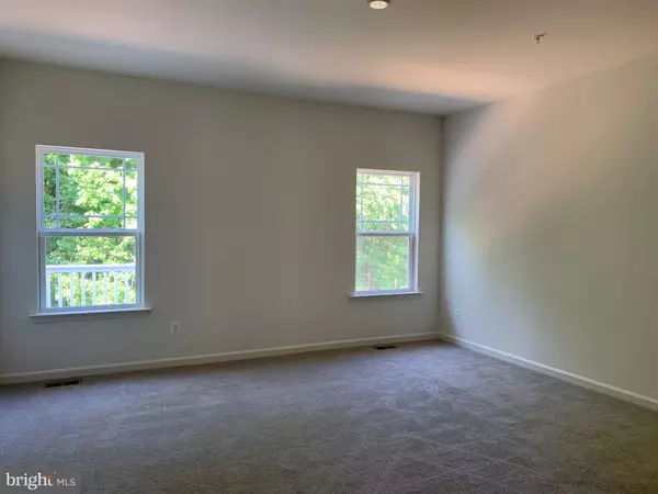 New Castle, DE 19720,216 N HERON LN