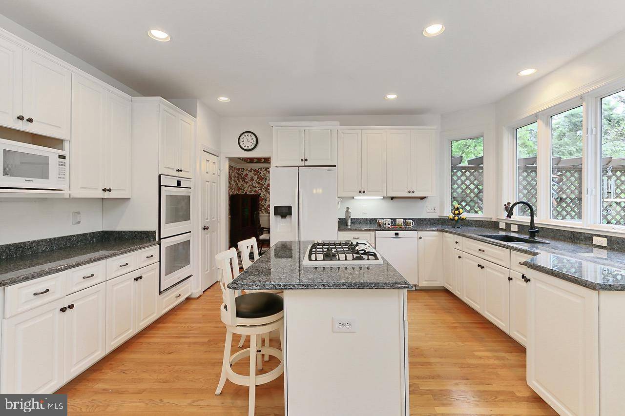Annandale, VA 22003,8265 PRIVATE LN