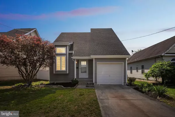 Riverside, NJ 08075,208-1/2 HOOKER ST