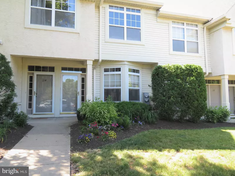 113 DRESHER WOODS DR, Dresher, PA 19025