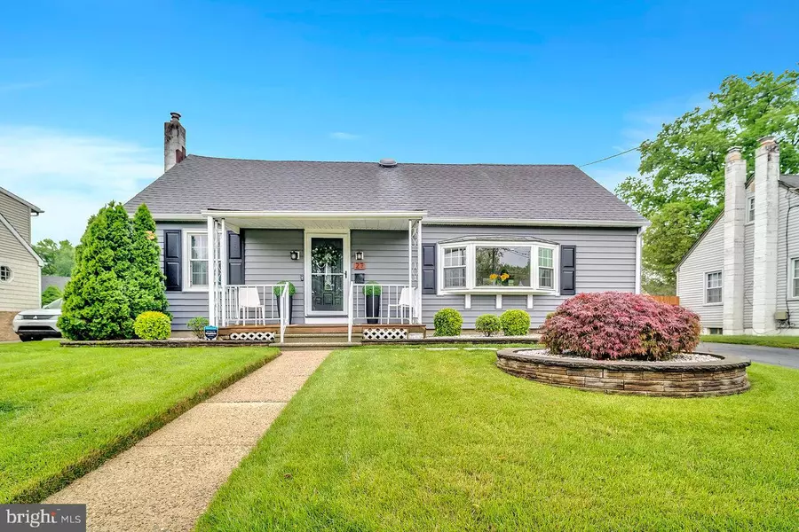 27 COLLINS RD, Hamilton, NJ 08619