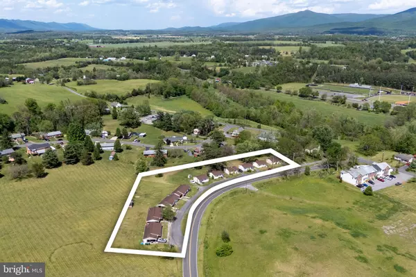 4 COTTAGE DR, Luray, VA 22835