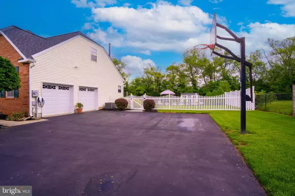 Monroe Township, NJ 08831,10 MAGNOLIA CT