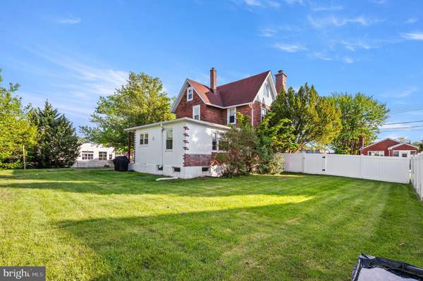 Folsom, PA 19033,306-308 RIDLEY AVE