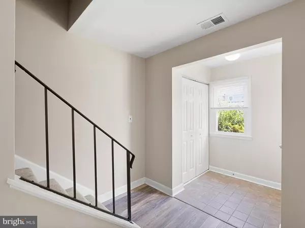 Newark, DE 19711,9 PATRICK HENRY CT