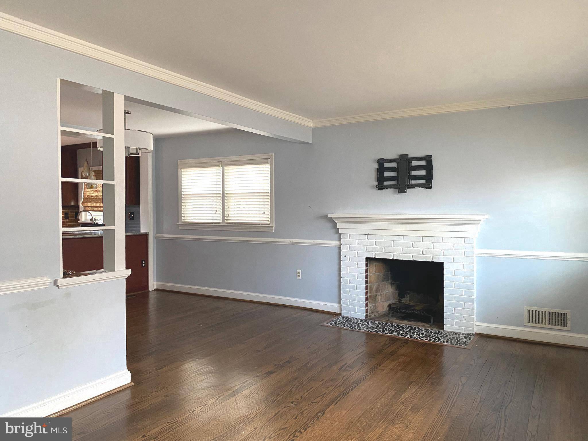 Arlington, VA 22207,2021 N WOODROW ST