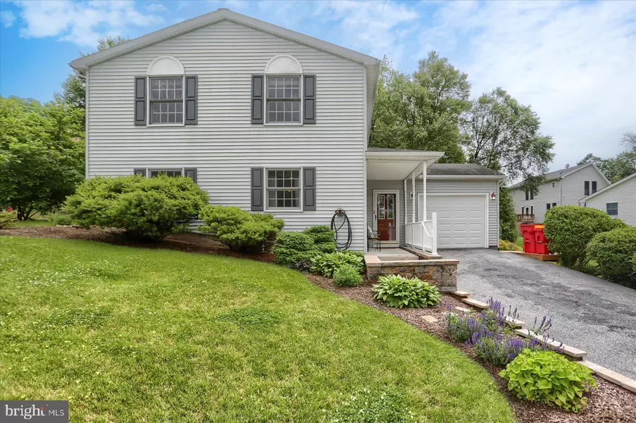 12 YANKEE DR, Mount Holly Springs, PA 17065