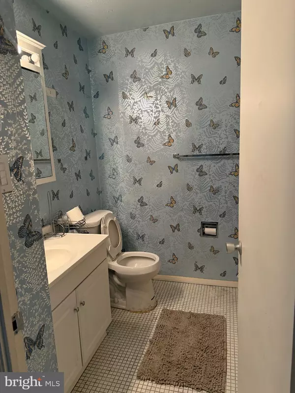 Baltimore, MD 21215,3737 CLARKS LN #300
