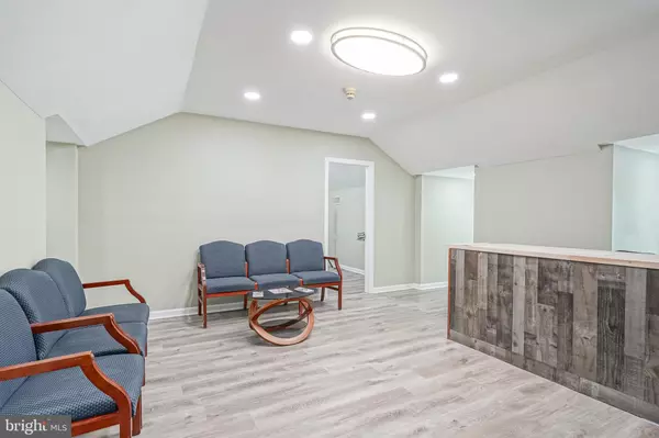 Mannington, NJ 08079,1 POINTERS AUBURN RD #SUITE B