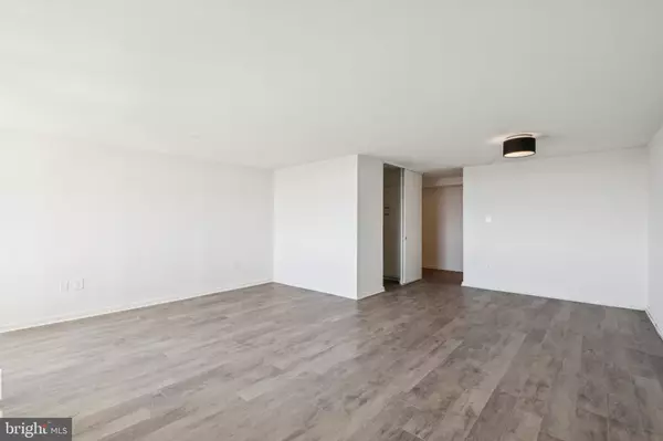 Philadelphia, PA 19106,604-36 S WASHINGTON SQ #1505