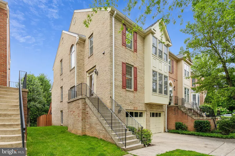 9907 LAMBERTINA LN, Rockville, MD 20850