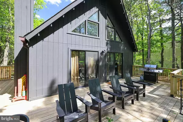 Long Pond, PA 18334,124 WHITE TAIL LN