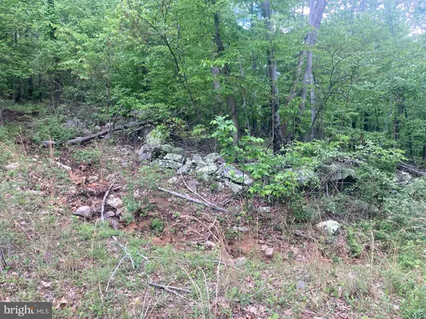 Paw Paw, WV 25434,840 FALCONWOOD DR