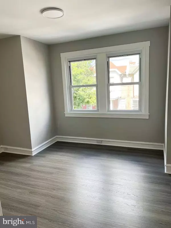 Philadelphia, PA 19135,6529 VANDIKE ST