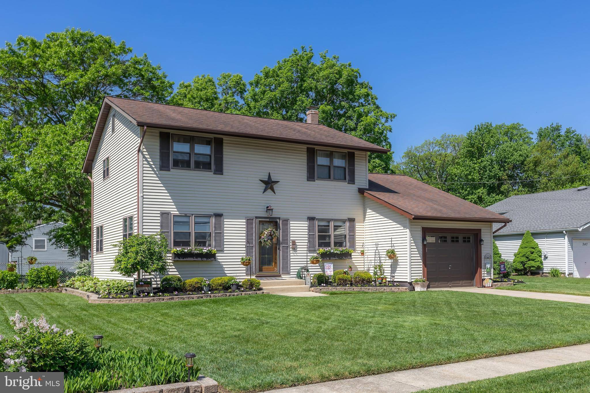 Gibbstown, NJ 08027,341 CARSON AVE