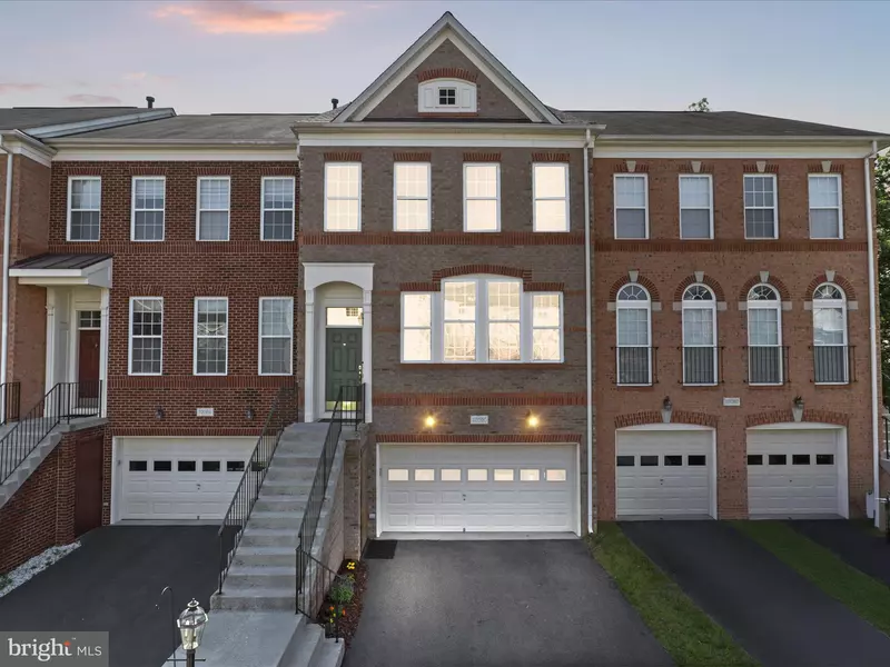 22090 AVONWORTH SQ, Broadlands, VA 20148