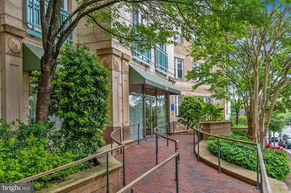 Reston, VA 20190,12001 MARKET ST #441