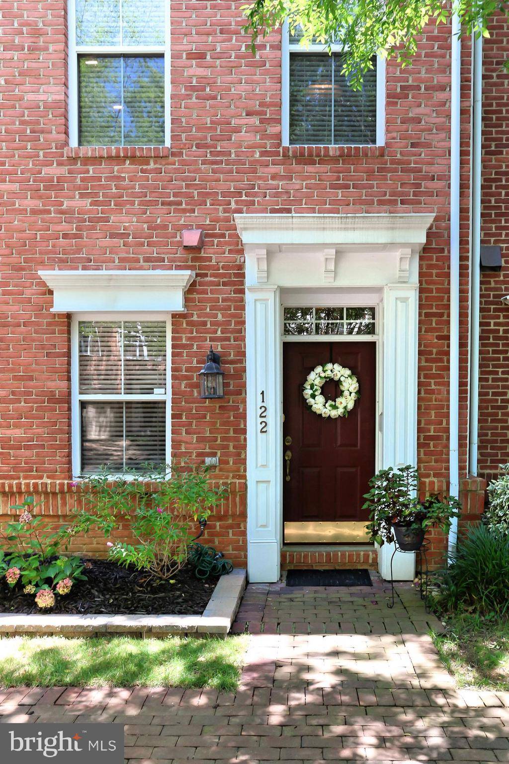 Alexandria, VA 22304,122 MARTIN LN