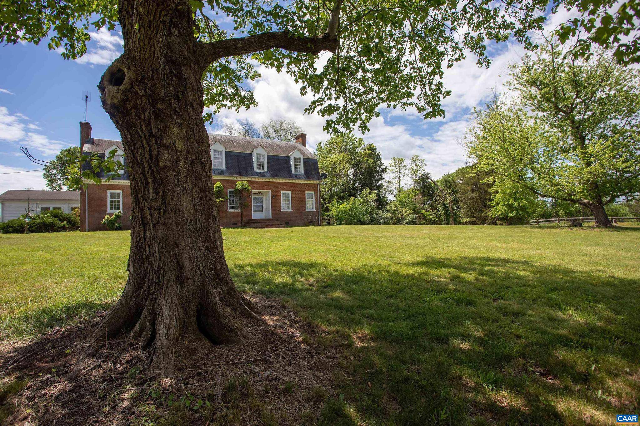 Charlottesville, VA 22902,293 LLAMA FARM RD