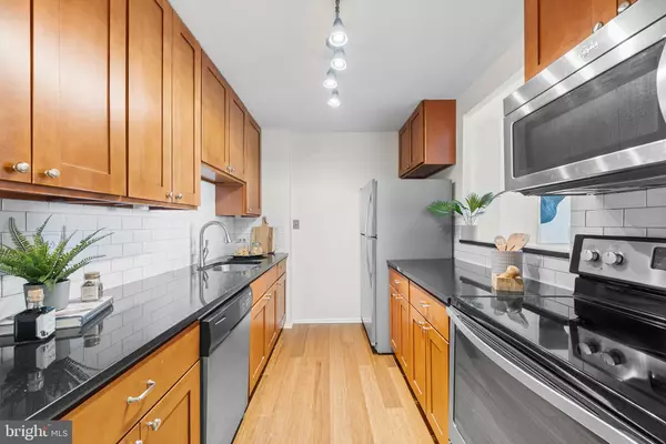 Philadelphia, PA 19102,1420 LOCUST ST #17M