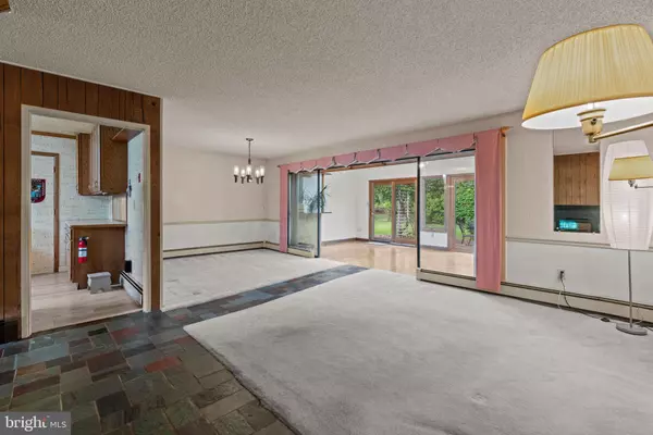 Levittown, PA 19056,20 HOLLOW RD