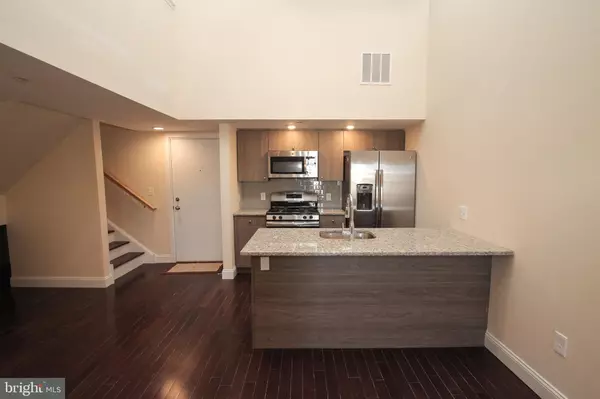 Philadelphia, PA 19147,1218-20 S 8TH ST #6