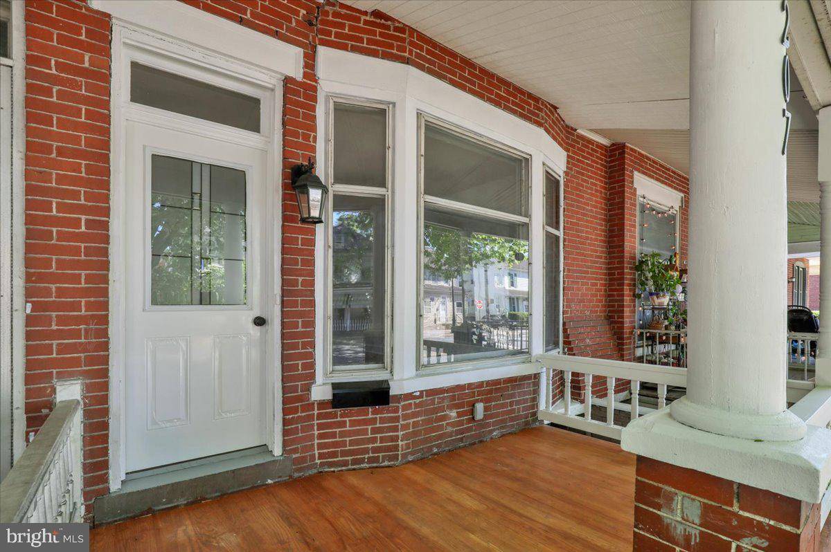 Ephrata, PA 17522,207 W MAIN ST
