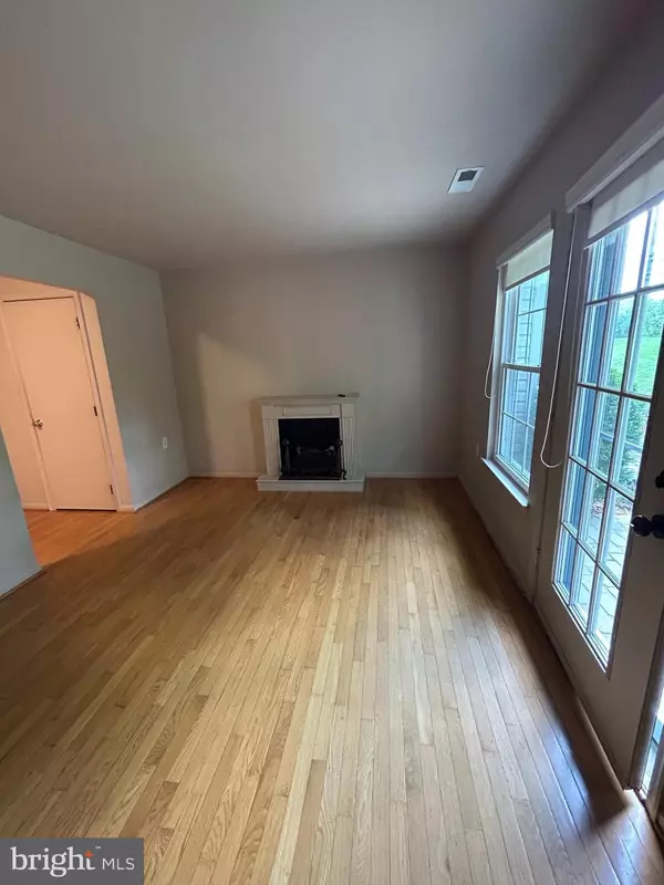 Hainesport, NJ 08036,107 TARTAN LN