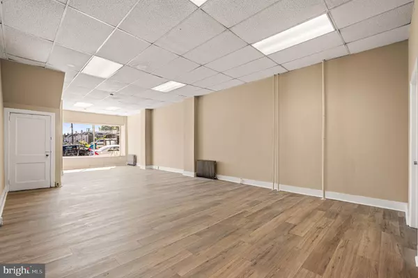 Upper Darby, PA 19082,7419 CHESTER PIKE