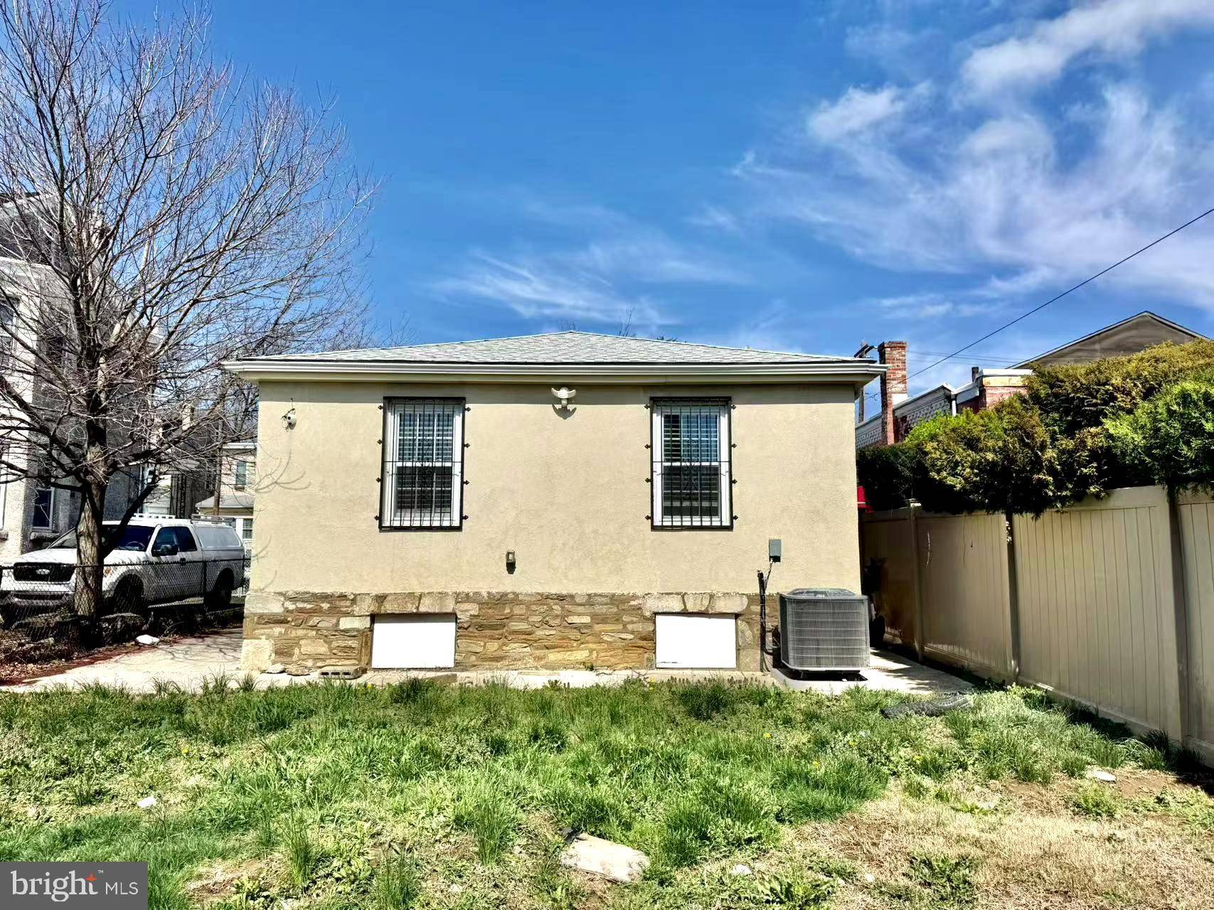Philadelphia, PA 19135,5825 DITMAN ST