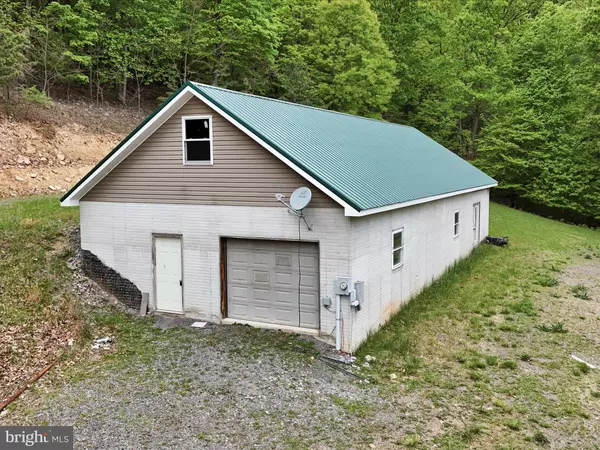 New Creek, WV 26743,1878 NANCY HANKS DR