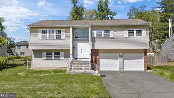 389 REGINA AVE, Hamilton, NJ 08619