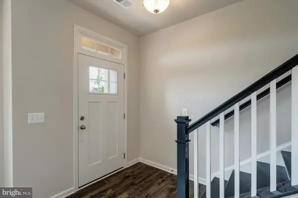 Leesburg, VA 20176,711 SAWBACK SQ NE